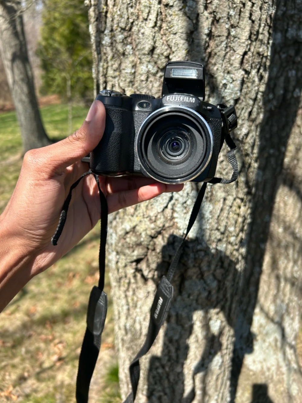 Fujifilm FinePix S2700HD 12.2 MP 18X Zoom Digital Camera Black w/strap +Sd Card